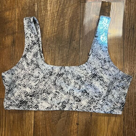 NWOT GAP gapfit studio bra - Picture 1 of 3